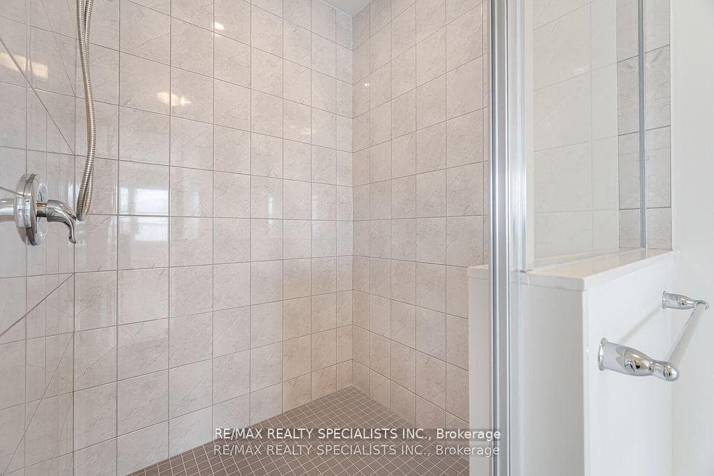 54 Marigold Boulevard photo 18