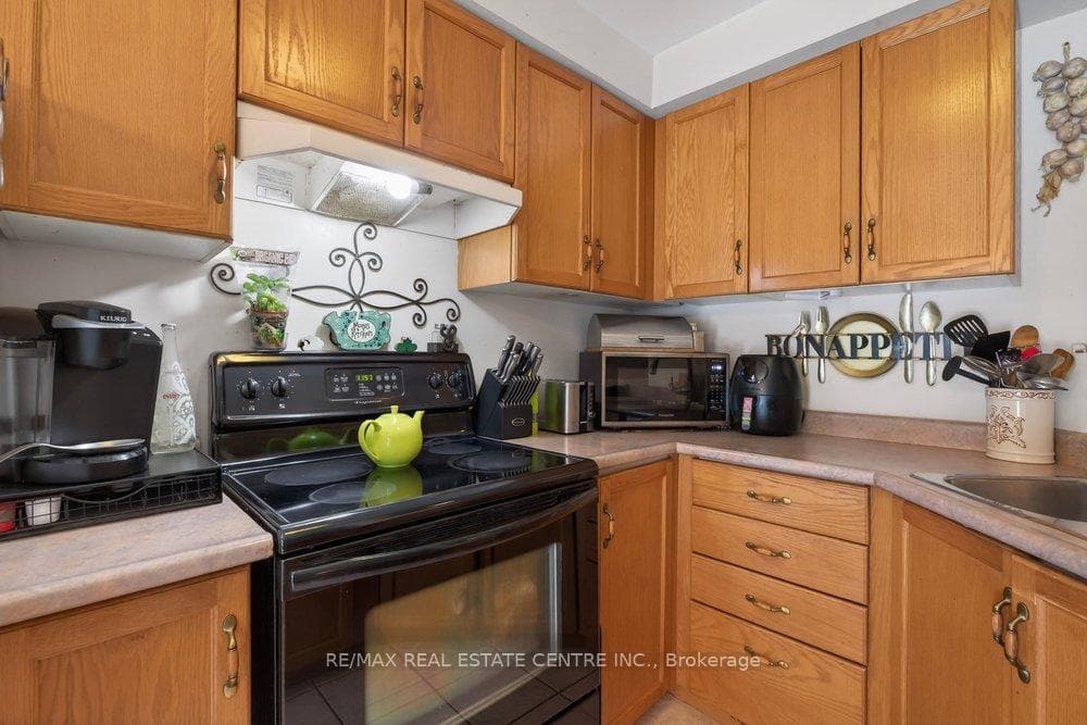 10 Cadham Boulevard Unit 29 photo 14
