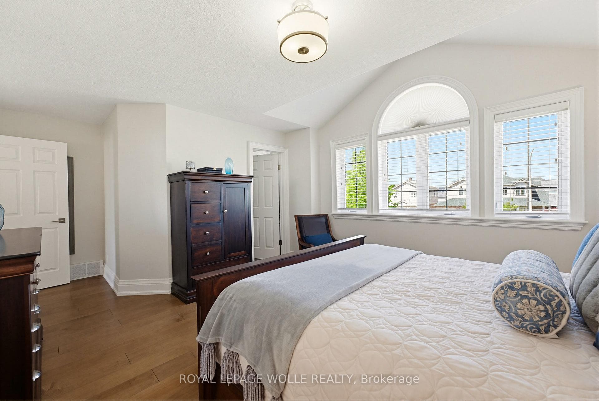 64 Highgate Road photo 23