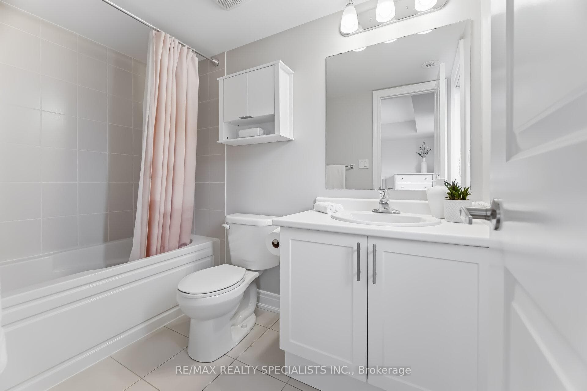 57 Hiawatha Court photo 18