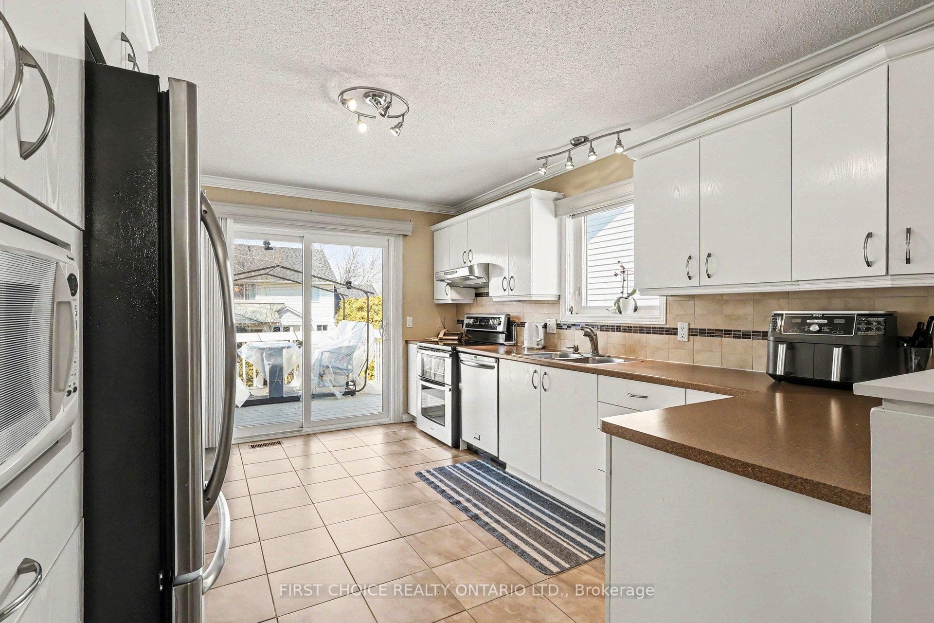 3395 Descotes Circle photo 7