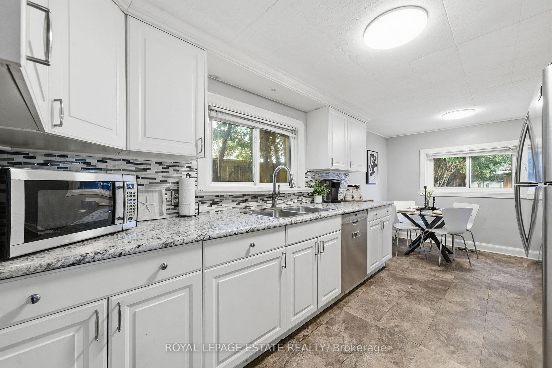 349 Oshawa Boulevard photo 13