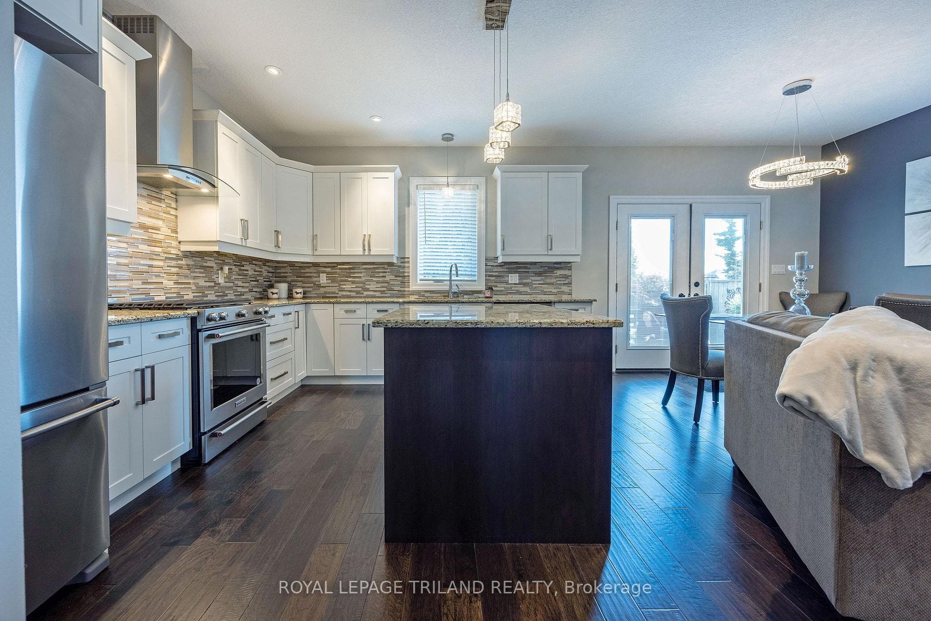 9 DAUSETT Drive Unit 37 photo 16