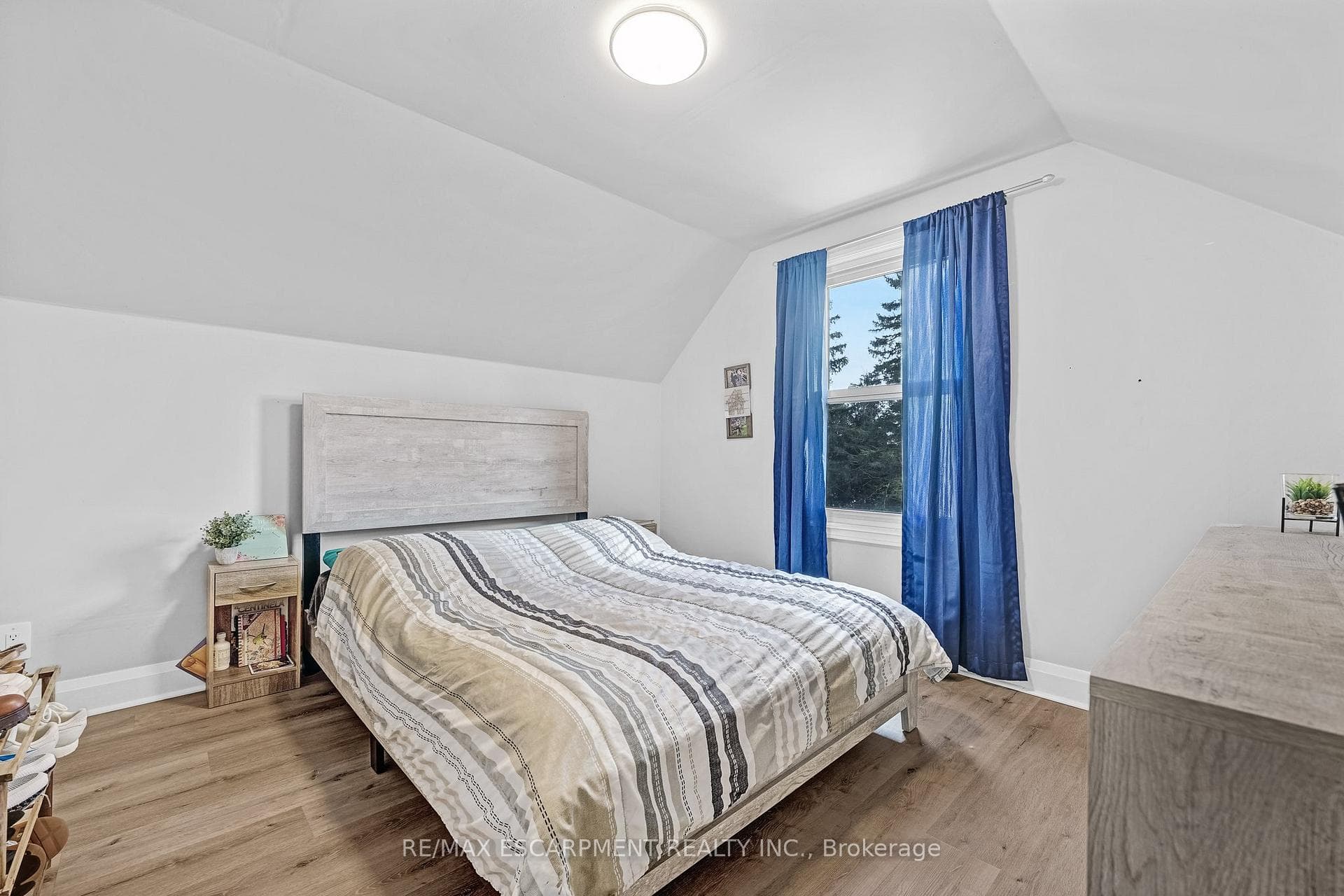 237 East 19th Street photo 19