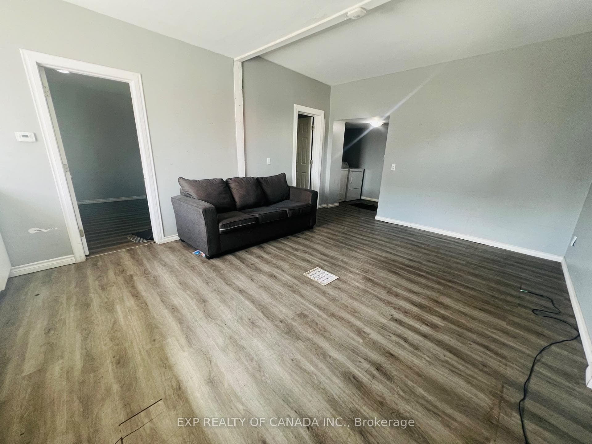 270 Kirby Avenue photo 4