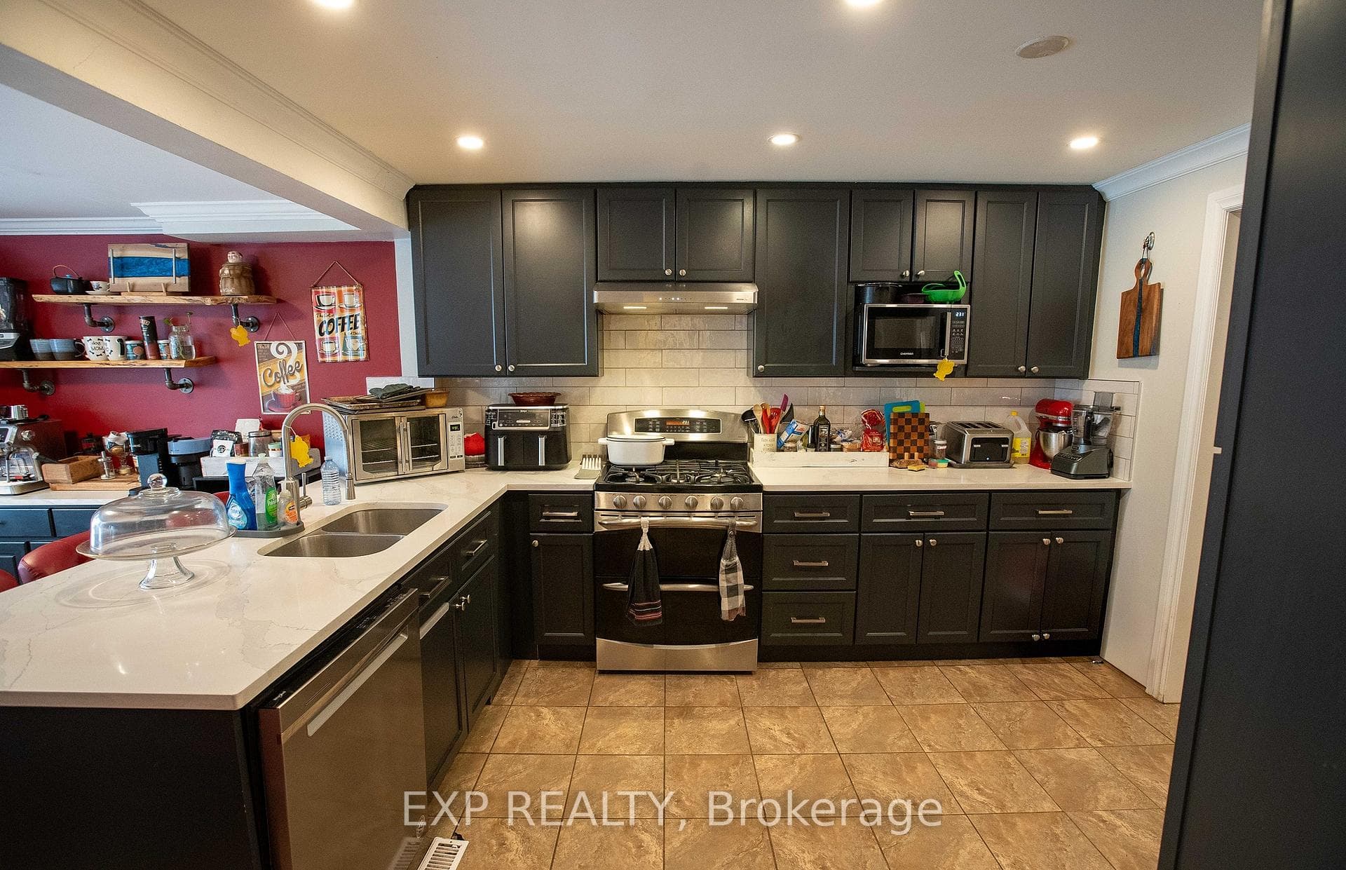 1108 Grenoble Crescent photo 5