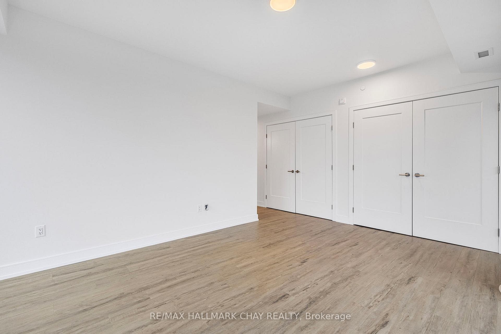 185 Dunlop Street Unit 823 photo 17