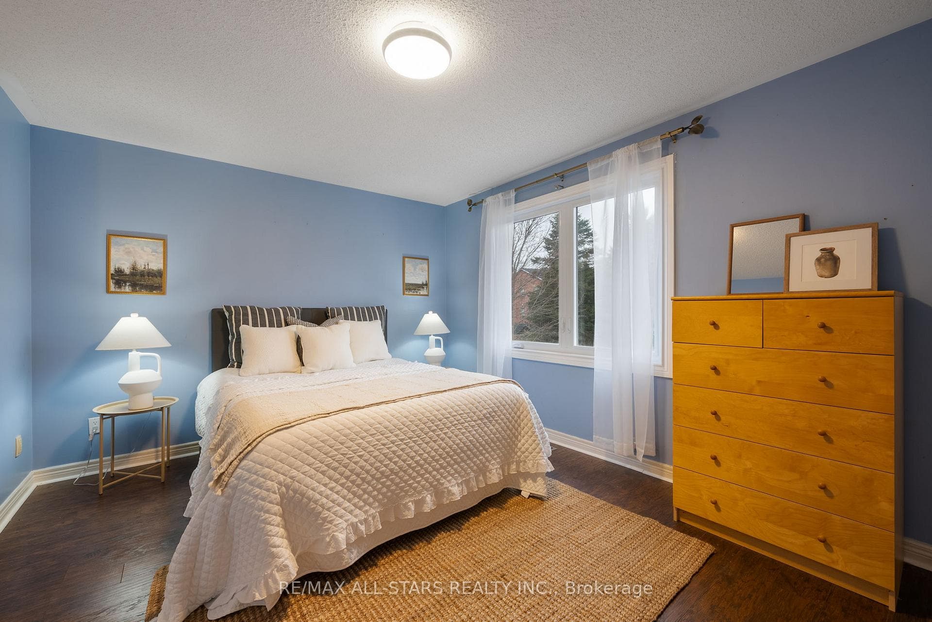 6 Milne Court photo 33