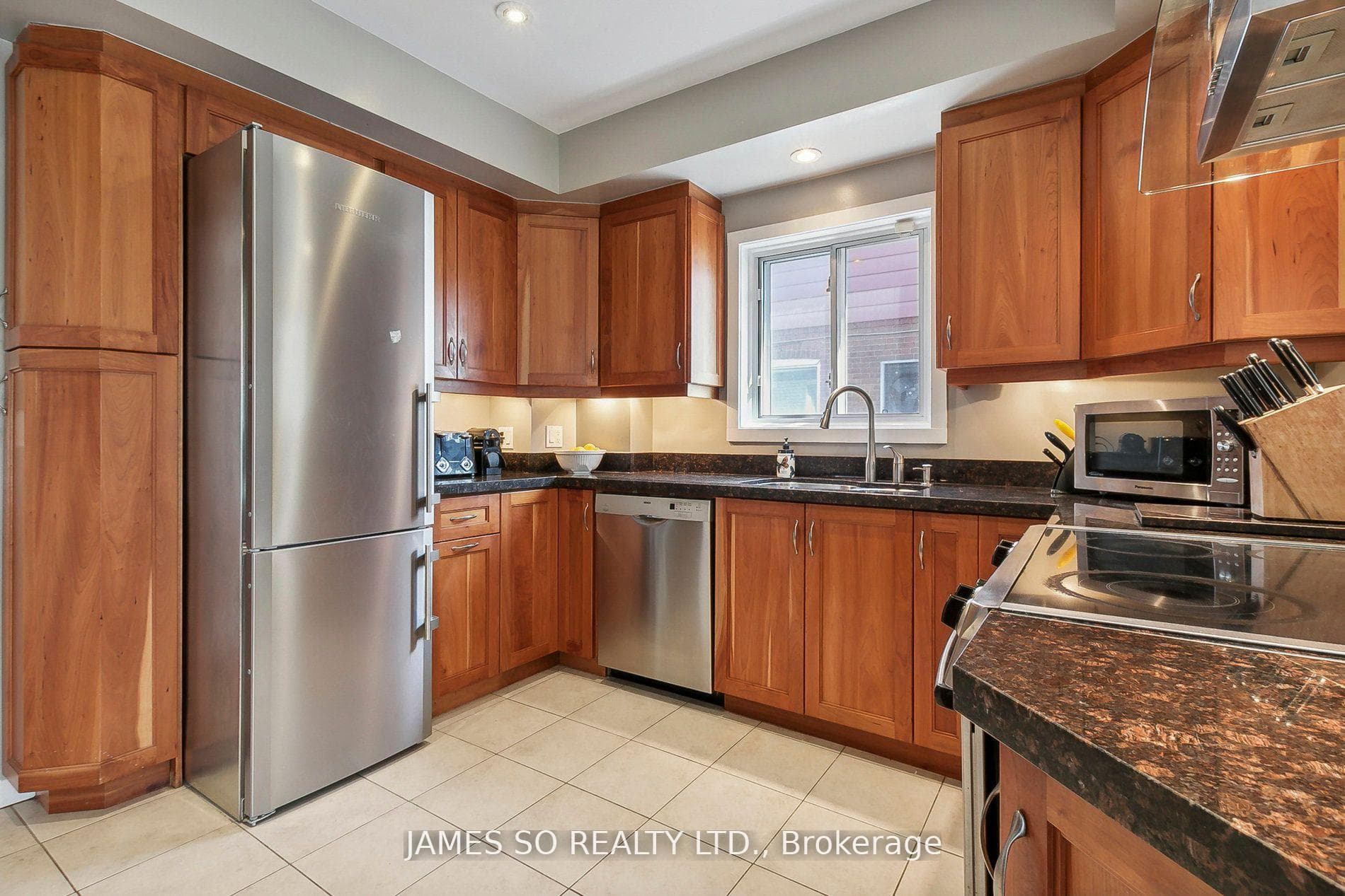 112 Woodmount Avenue photo 7