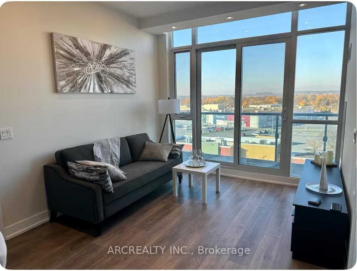 9471 Yonge Street Unit 740 photo 13