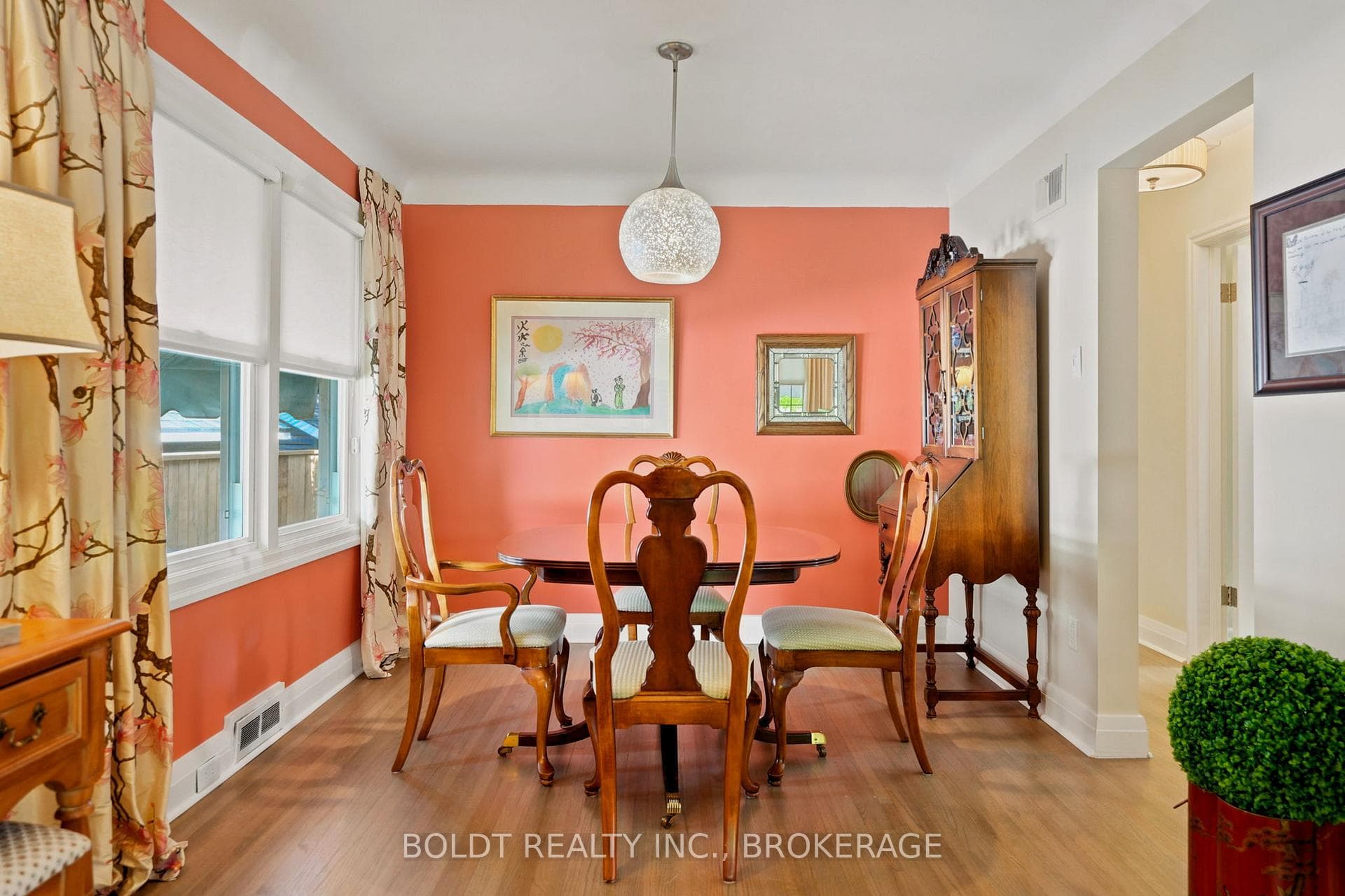 9 Woodgate Avenue photo 9