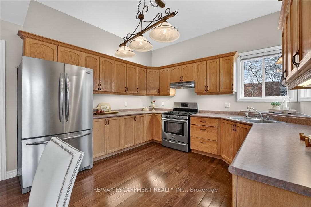 119 Dorchester Drive photo 19