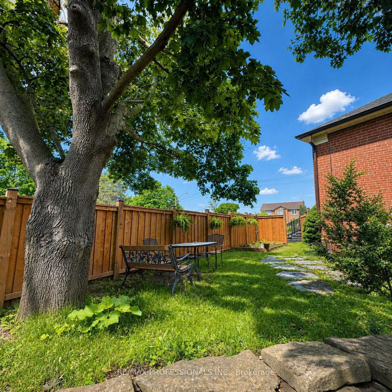 351 Maurice Drive photo 40