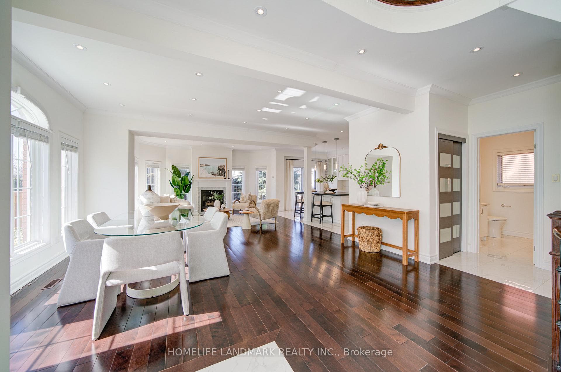 282 Manhattan Drive photo 8