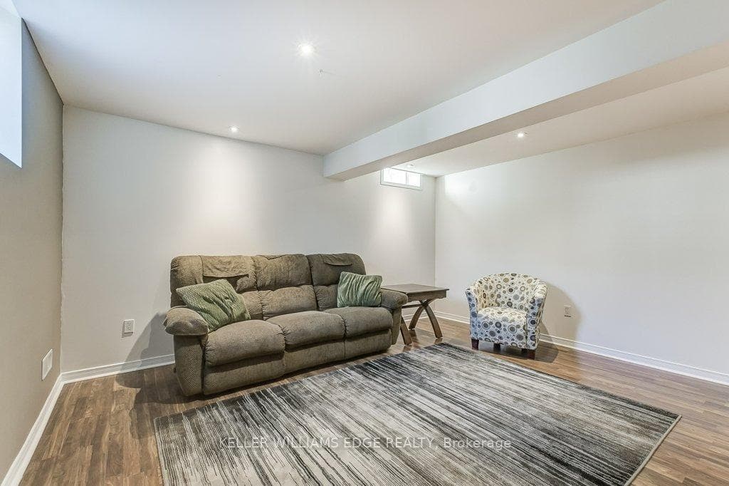 150 JACQUELINE Boulevard photo 25
