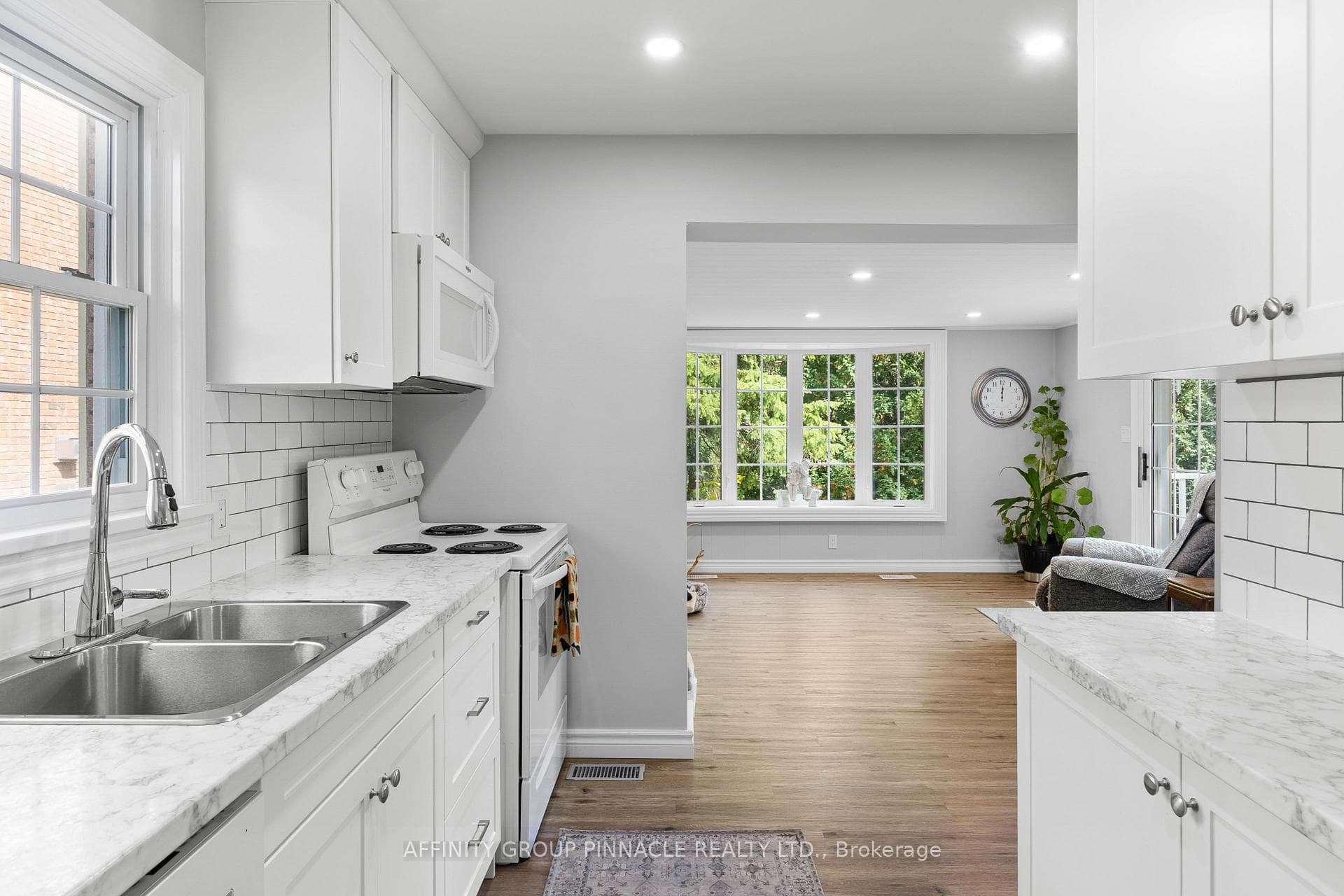 17 Richard Avenue photo 22