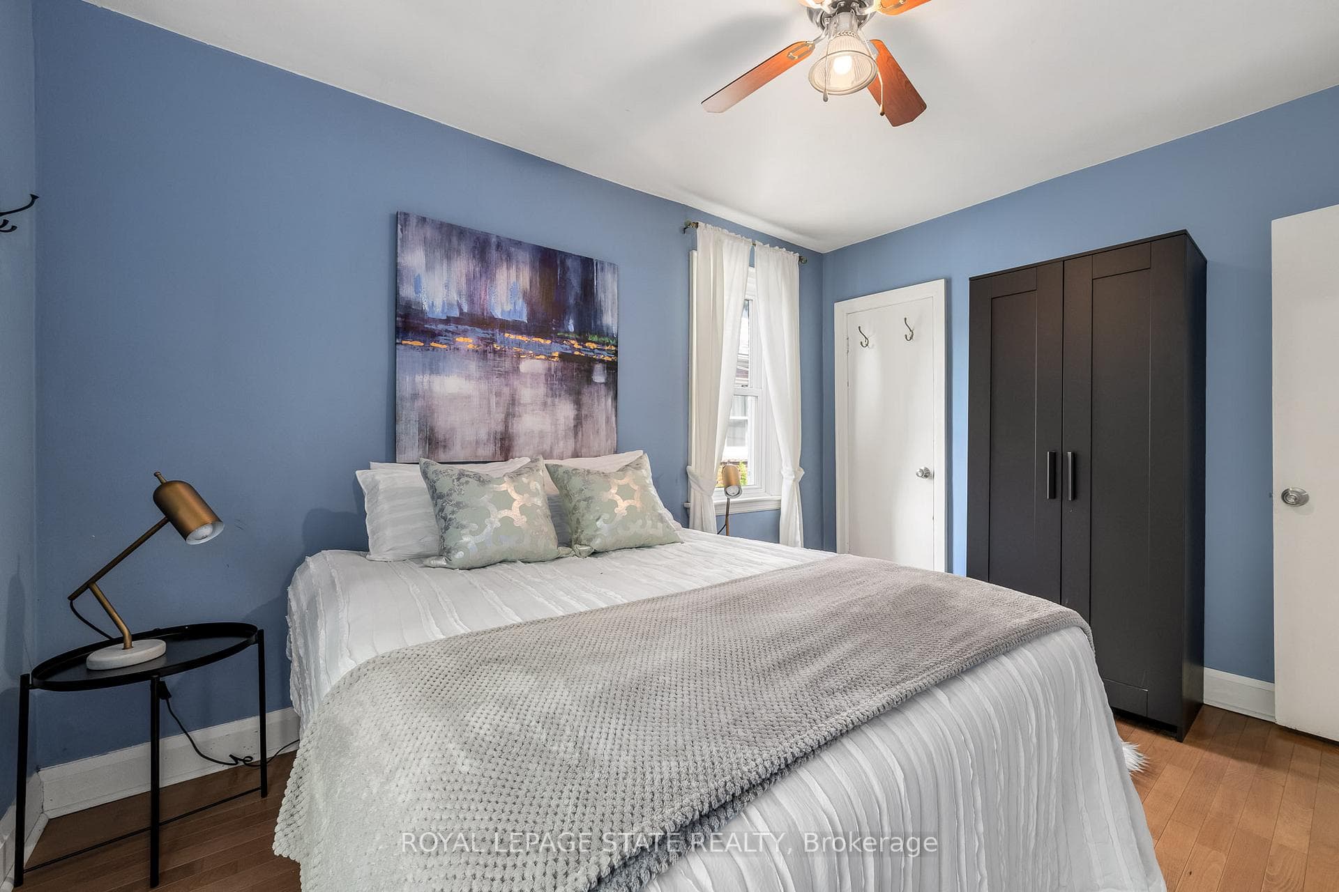 126 Queensdale Avenue photo 11