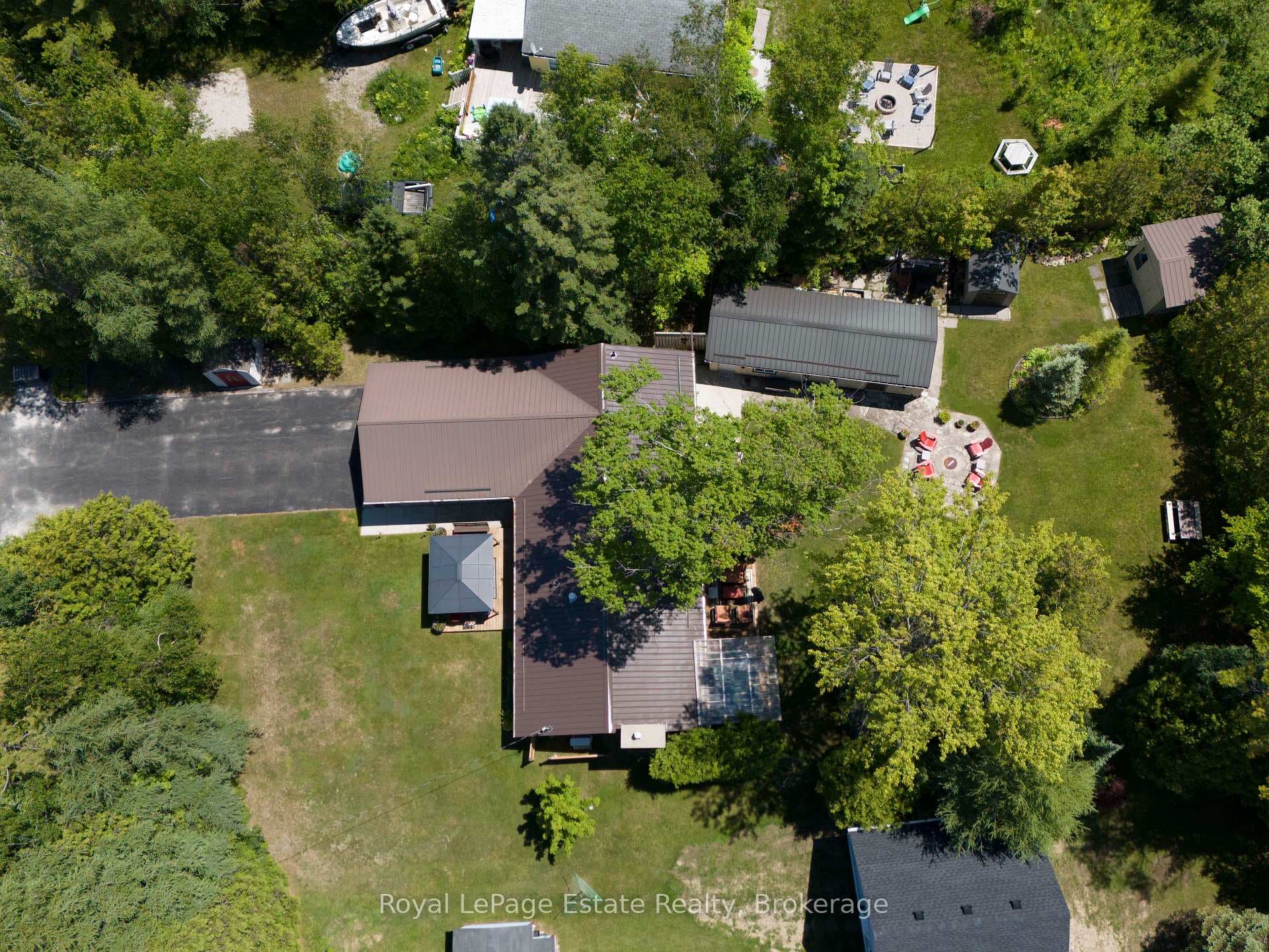 326 Lindsay Street photo 50