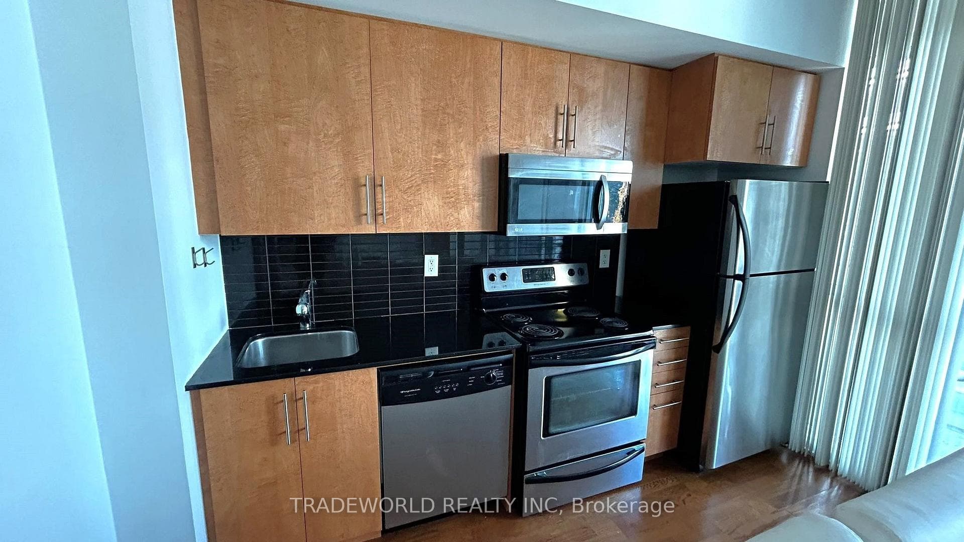 65 Bremner Boulevard Unit 2607 photo 6