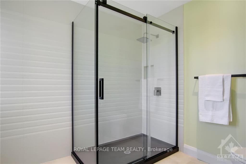 60 BIRCHFIELD Avenue photo 22