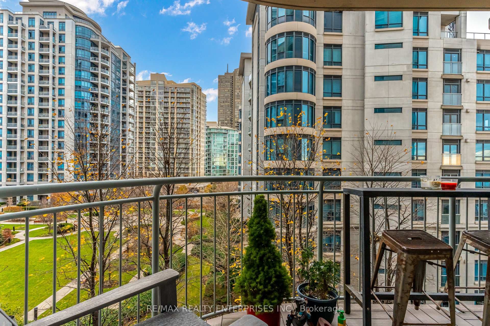 2111 Lake Shore Road Unit 520 photo 19