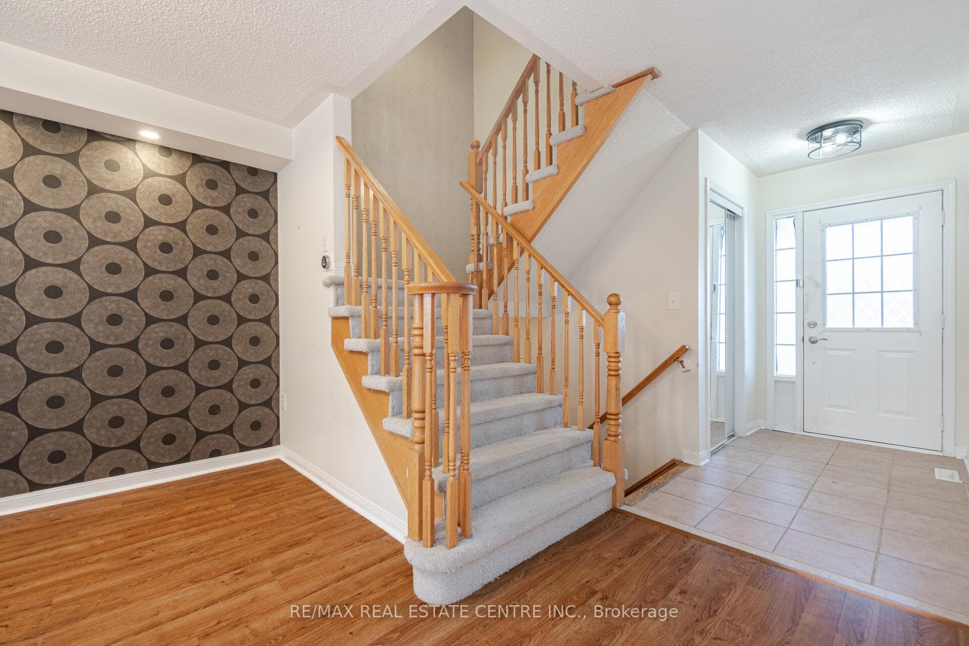 454 Collis Court photo 22