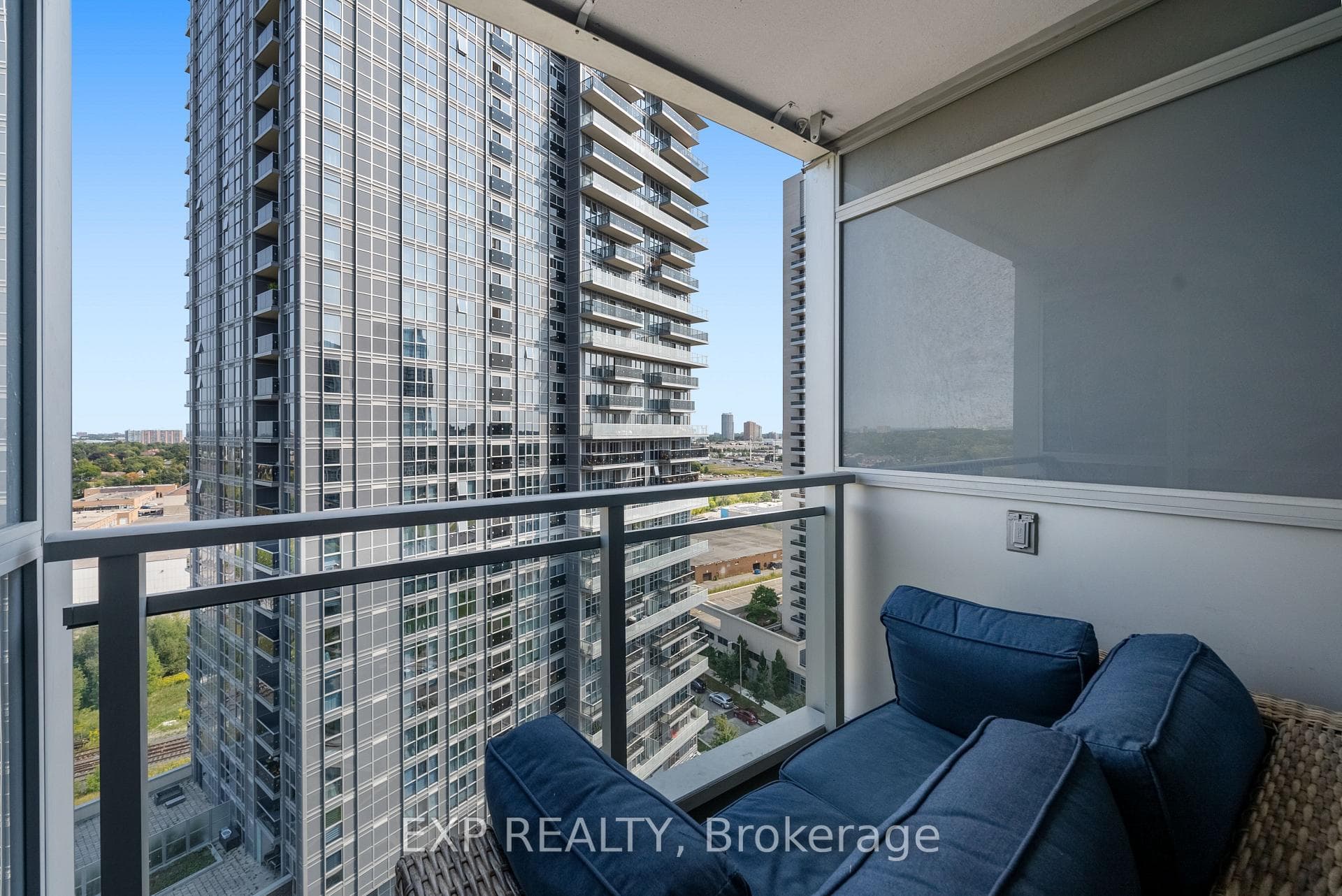 255 Village Green Square Unit 1610 photo 19