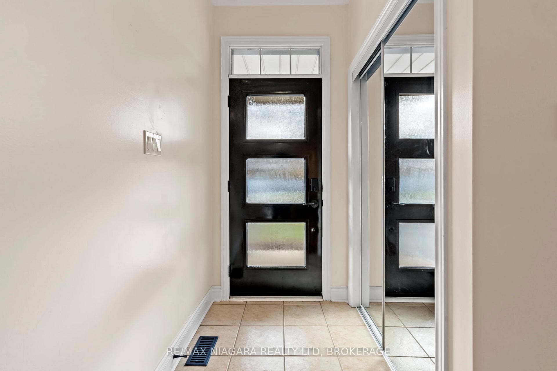 Nice wide entrance