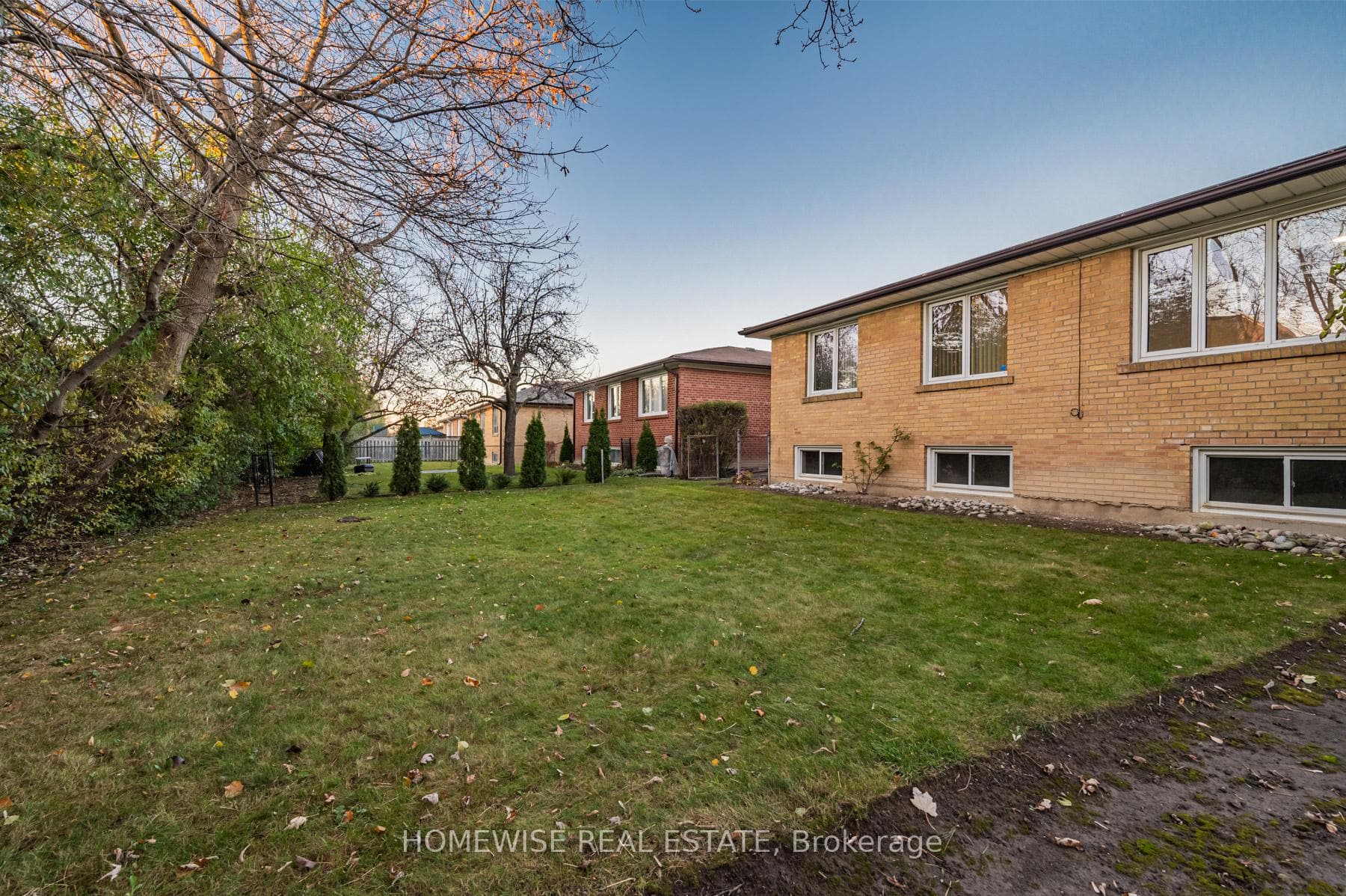10 Cedar Springs Grove photo 34
