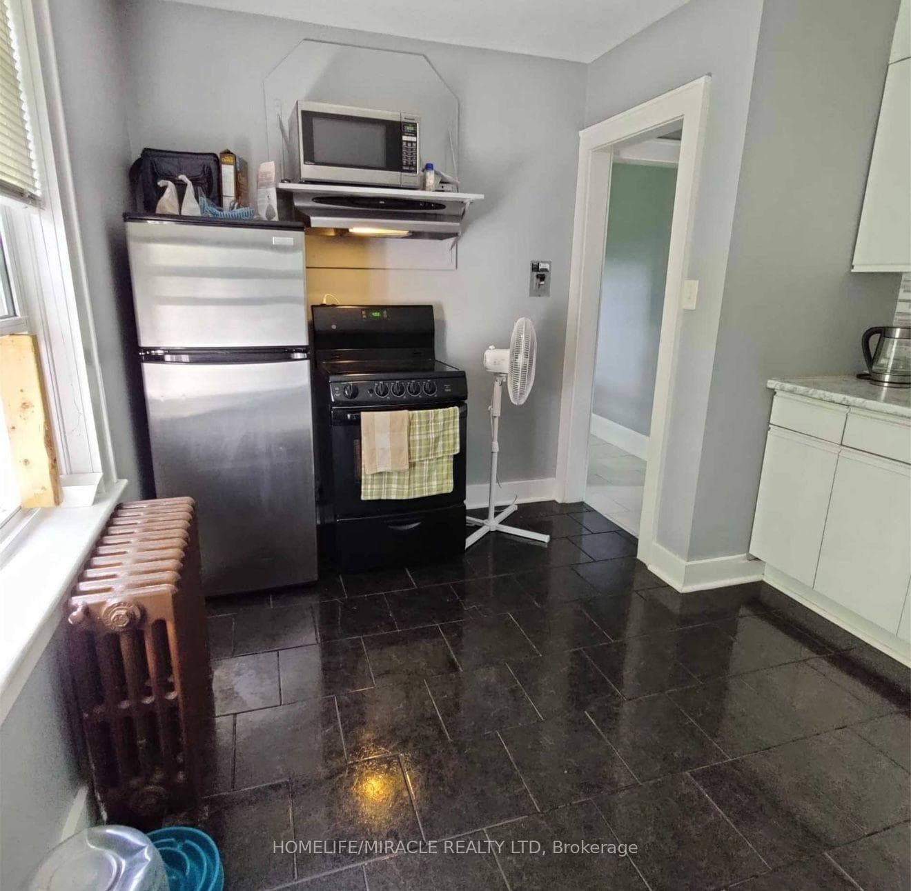 297 Morris Street photo 8