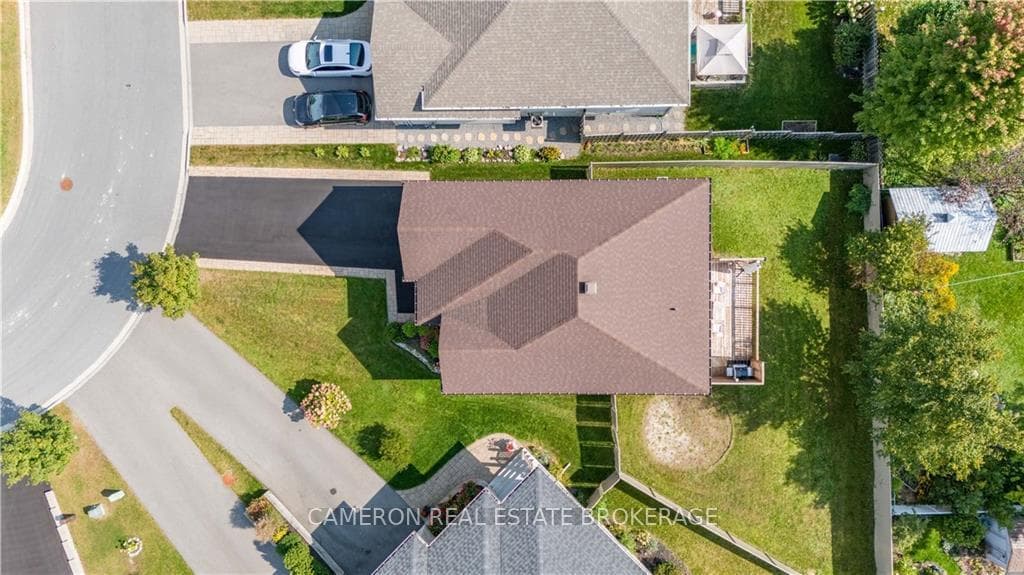 120 EMILY JADE Crescent photo 22