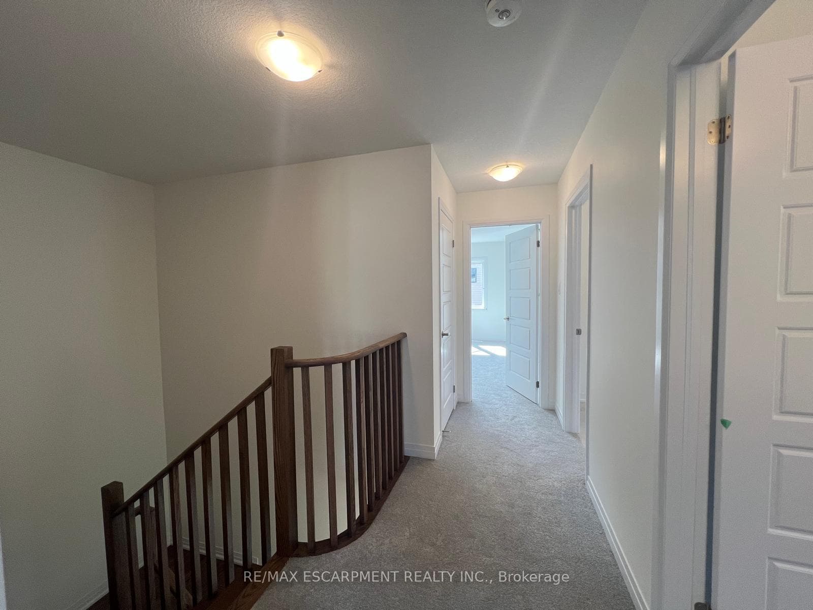 20 Velvet Way photo 16