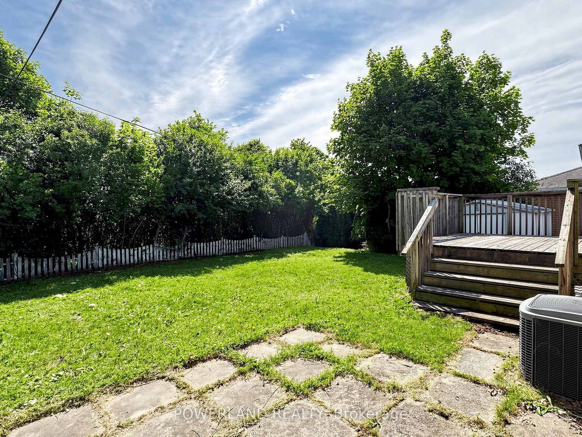 7 Laurentide Avenue photo 48