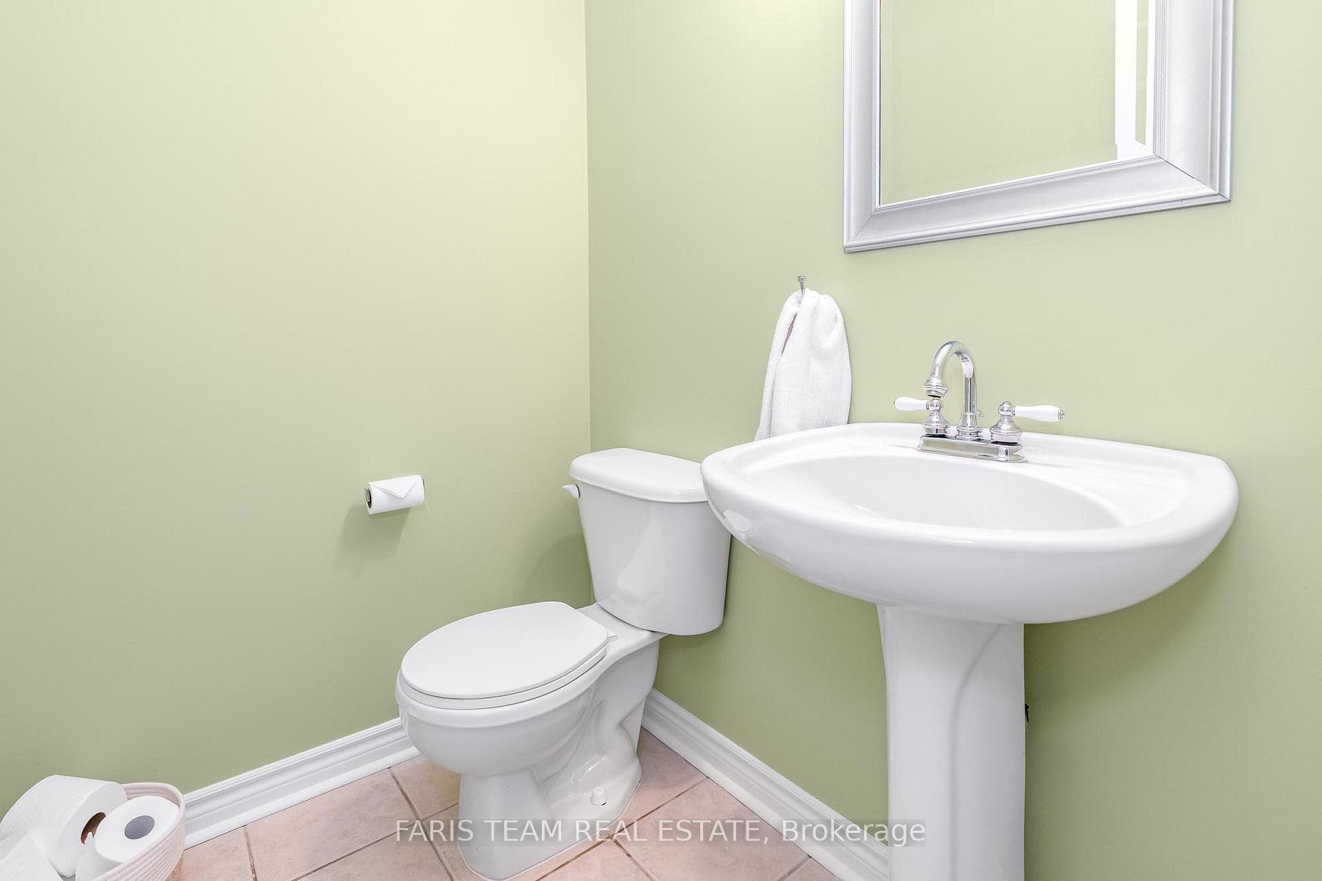 48 Windsor Crescent photo 7