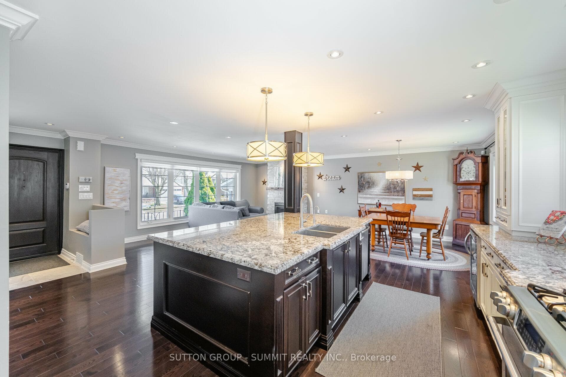26 Hartsdale Drive photo 10