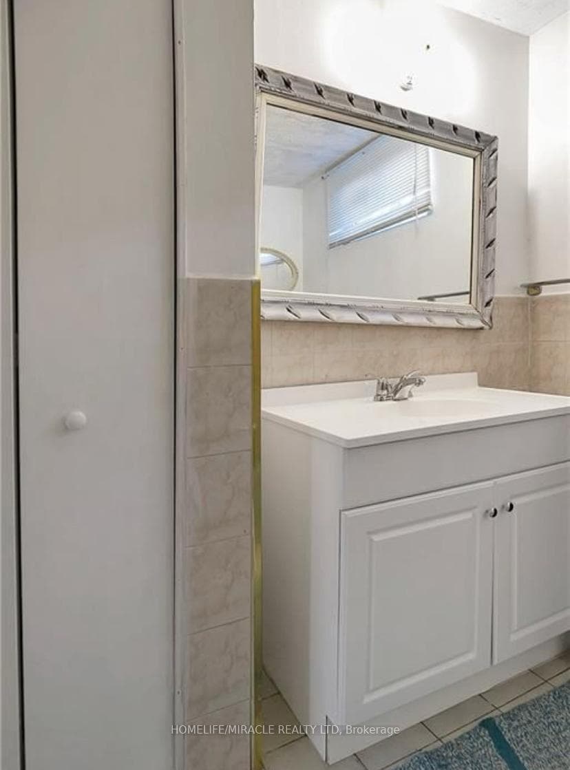 1430 Upper Gage Avenue photo 6