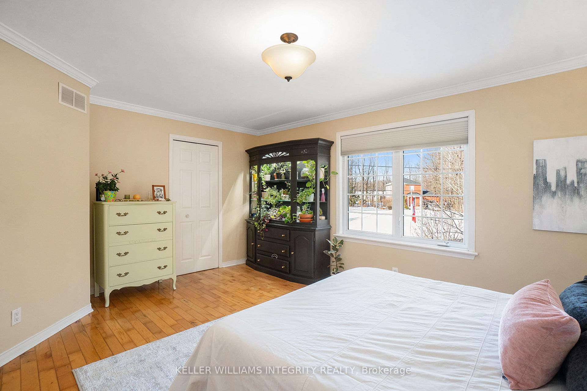 154 Cardinal Crescent photo 19