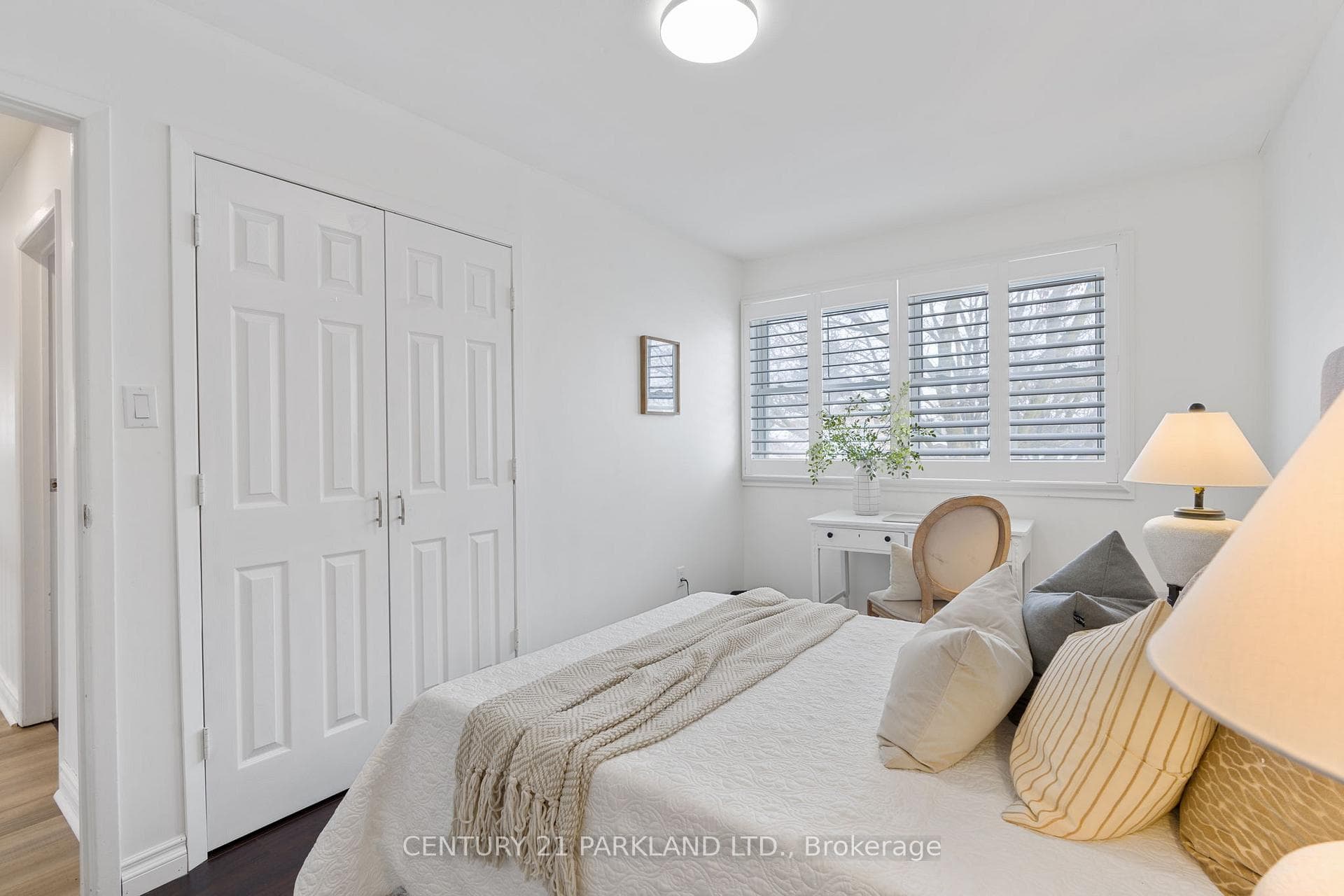 57 Manning Crescent photo 26