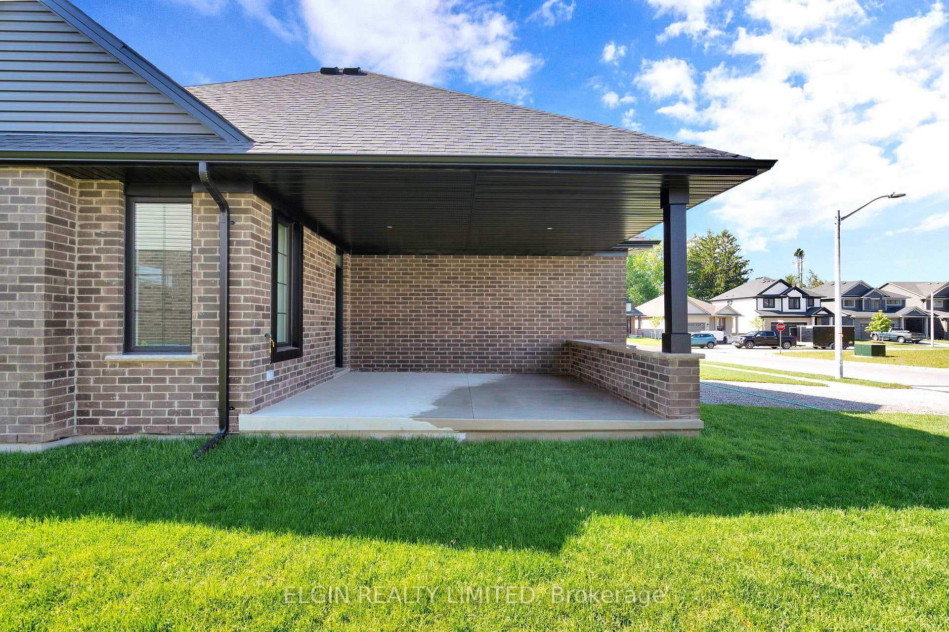 97 Keba Crescent photo 3