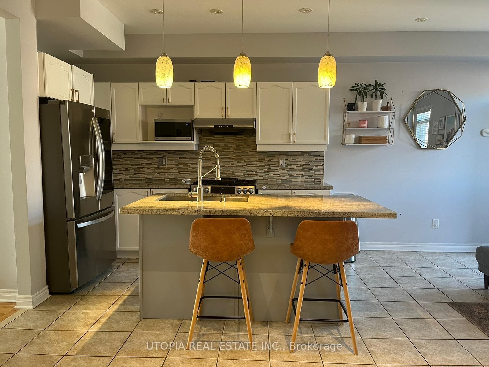 5405 Festival Drive photo 2
