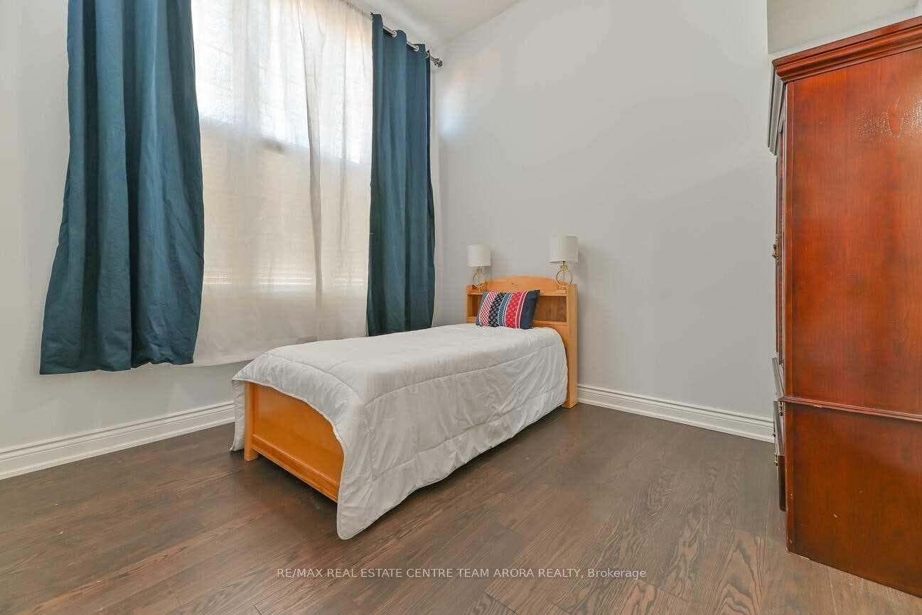 6 Harbourtown Crescent photo 26