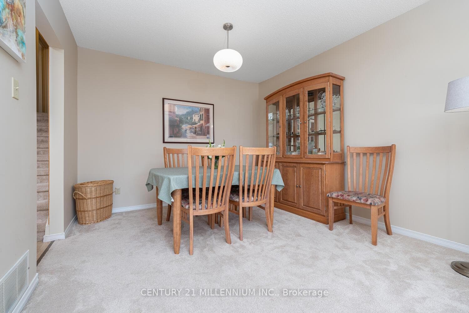 60 Camberley Crescent photo 6