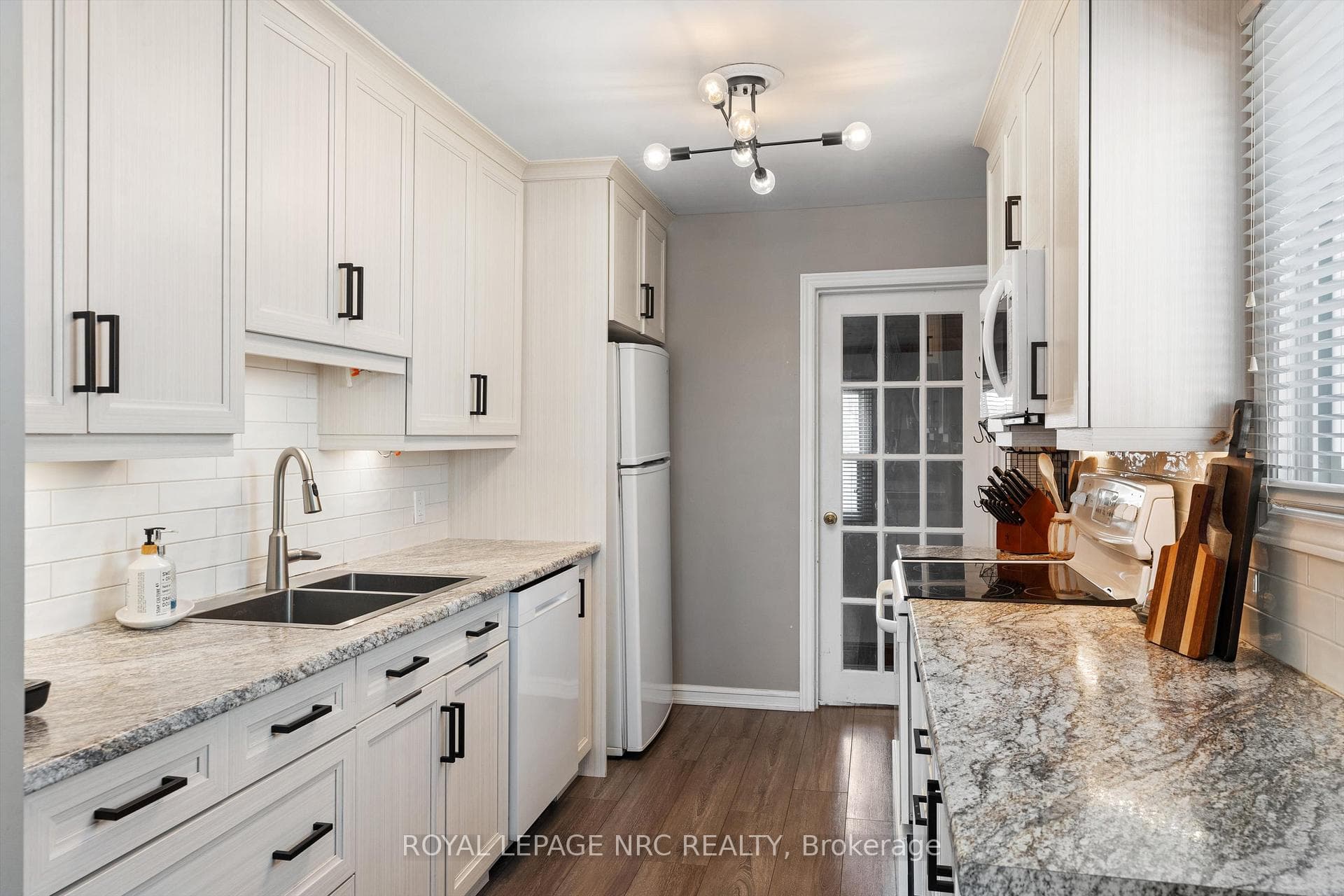 31 Sherbourne Street photo 11