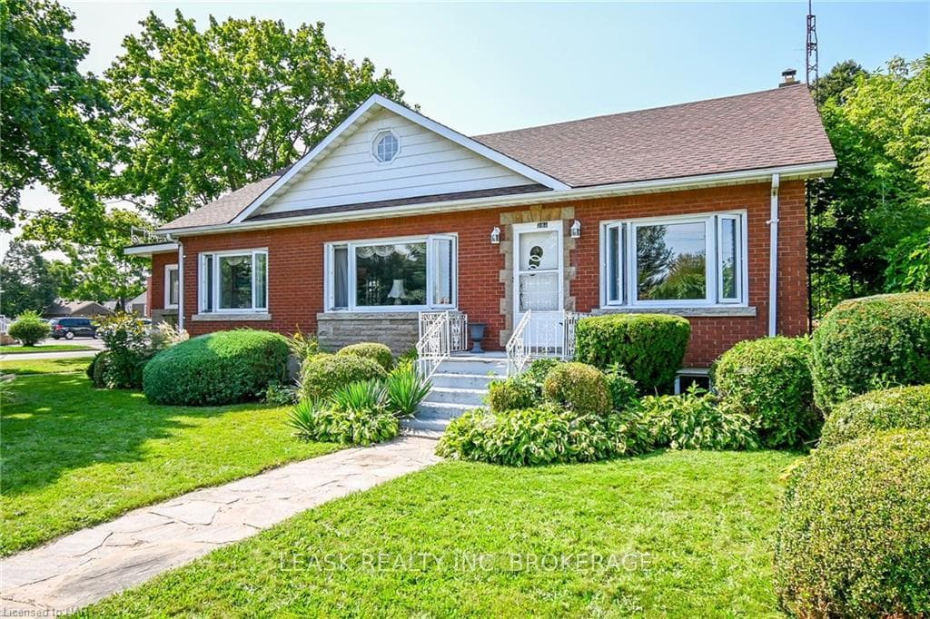 281 LAKE Street photo 2
