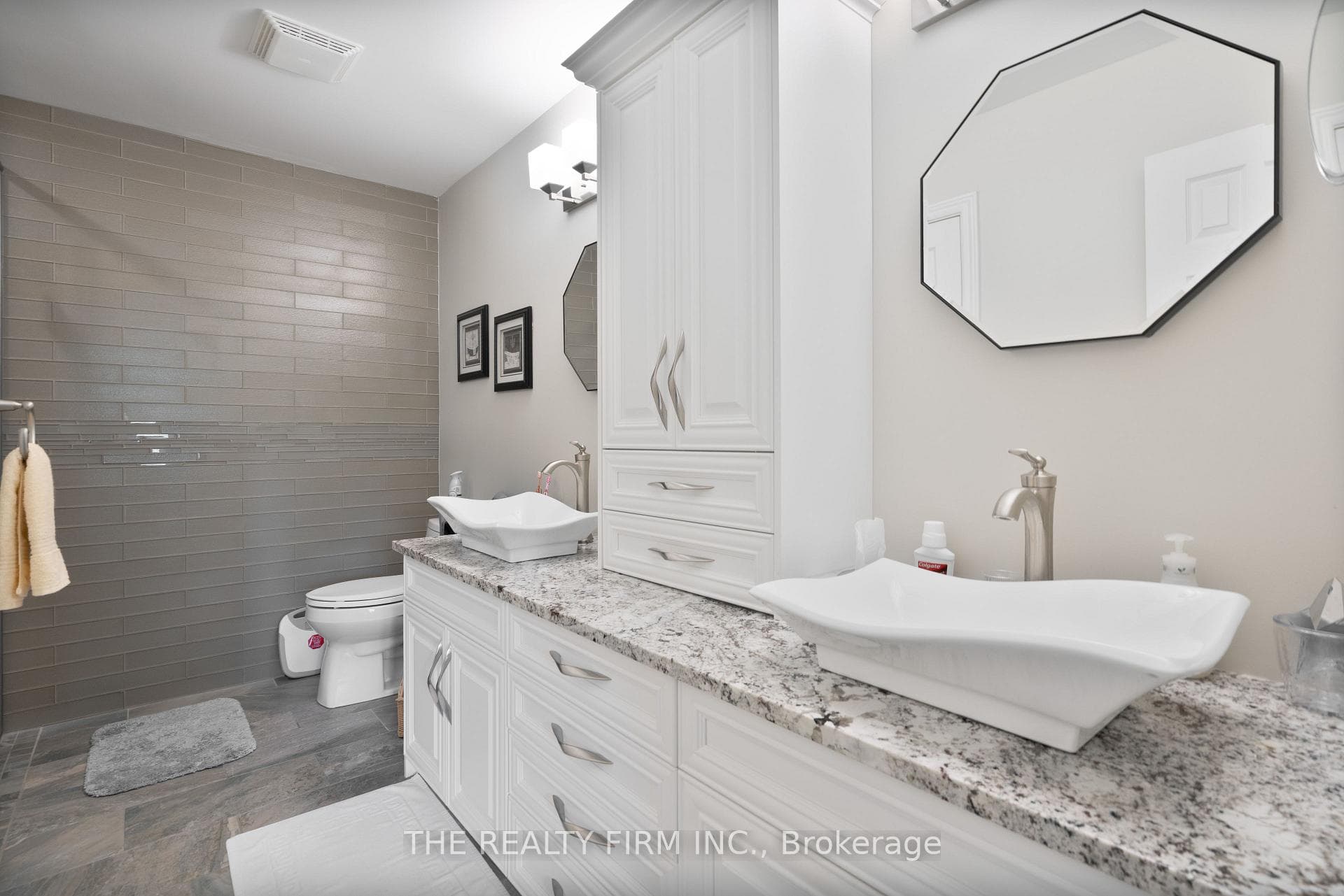 448 Commissioners Road Unit 11 photo 20