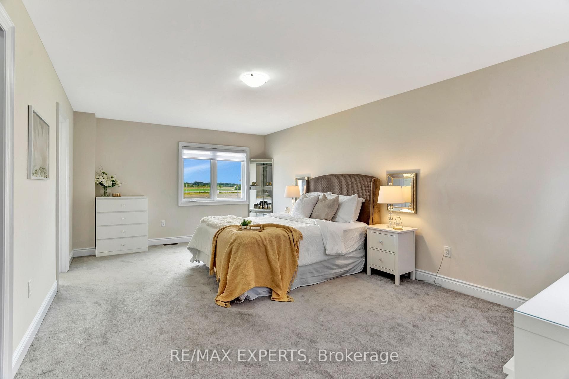 72 Lorne Thomas Place photo 25