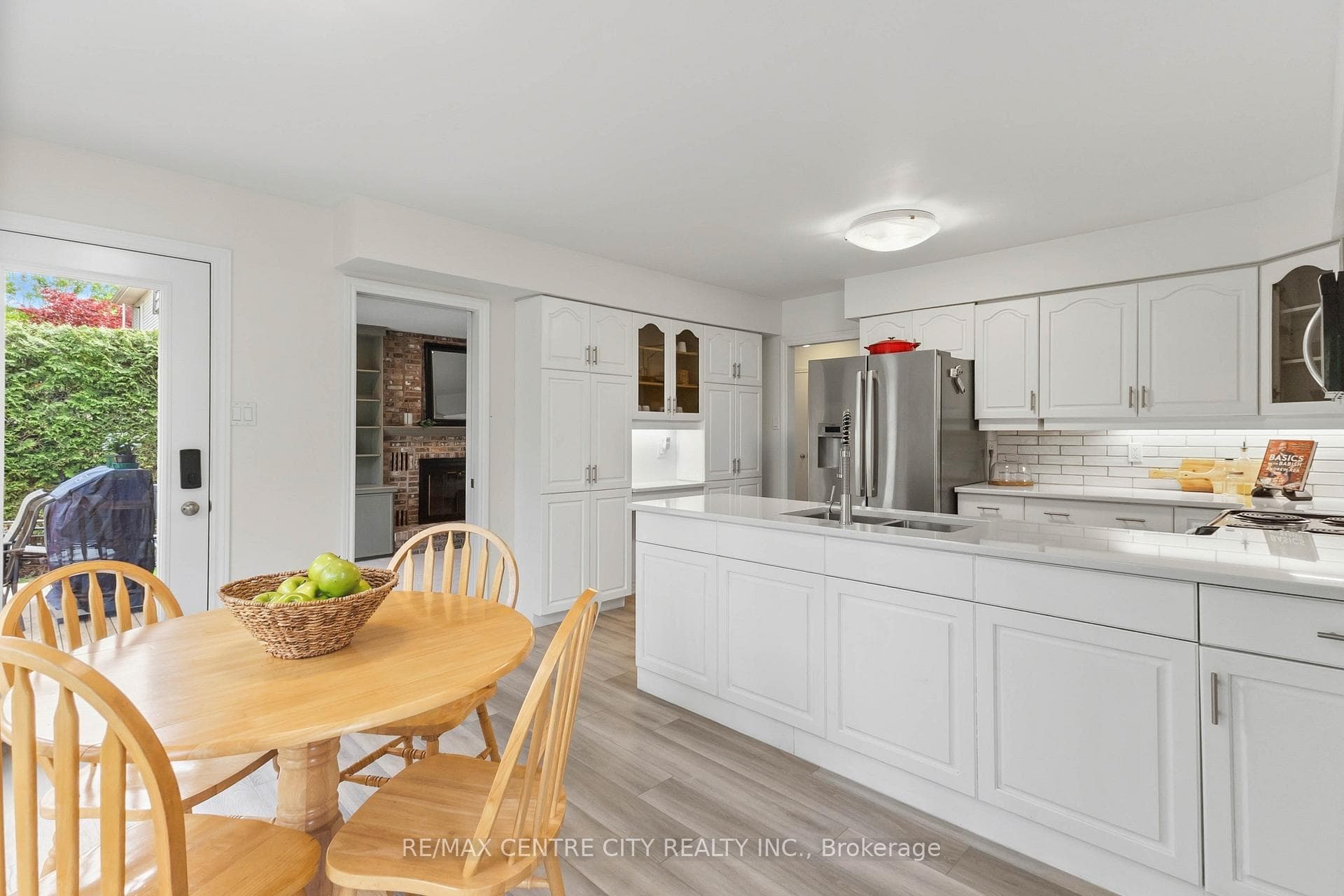83 Bracebridge Court photo 20
