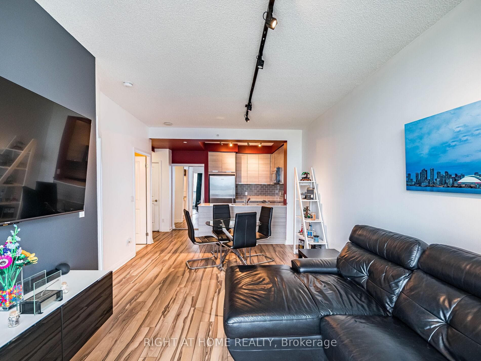 55 Eglinton Avenue Unit 1301 photo 15