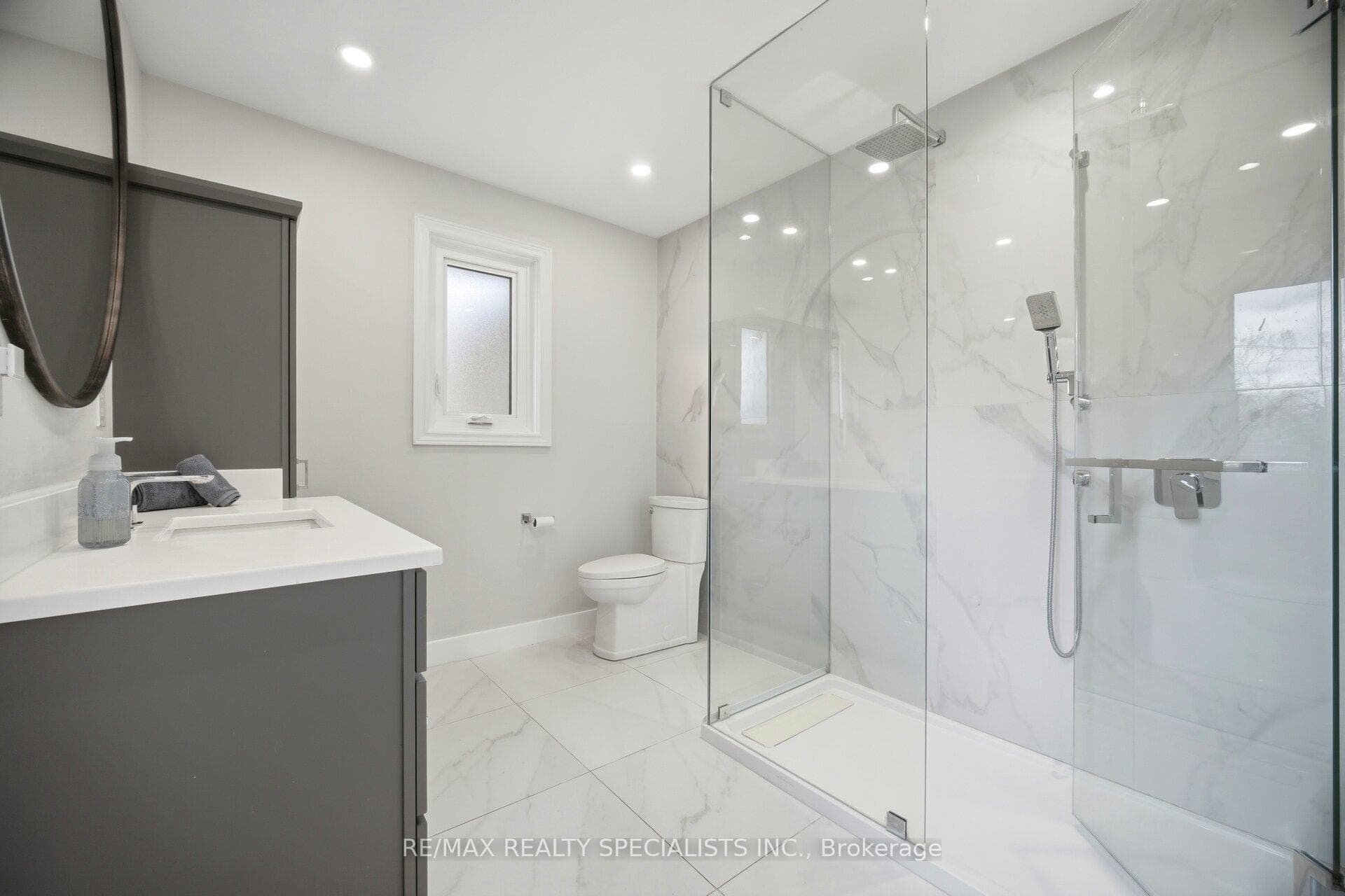464 Delaney Court photo 25