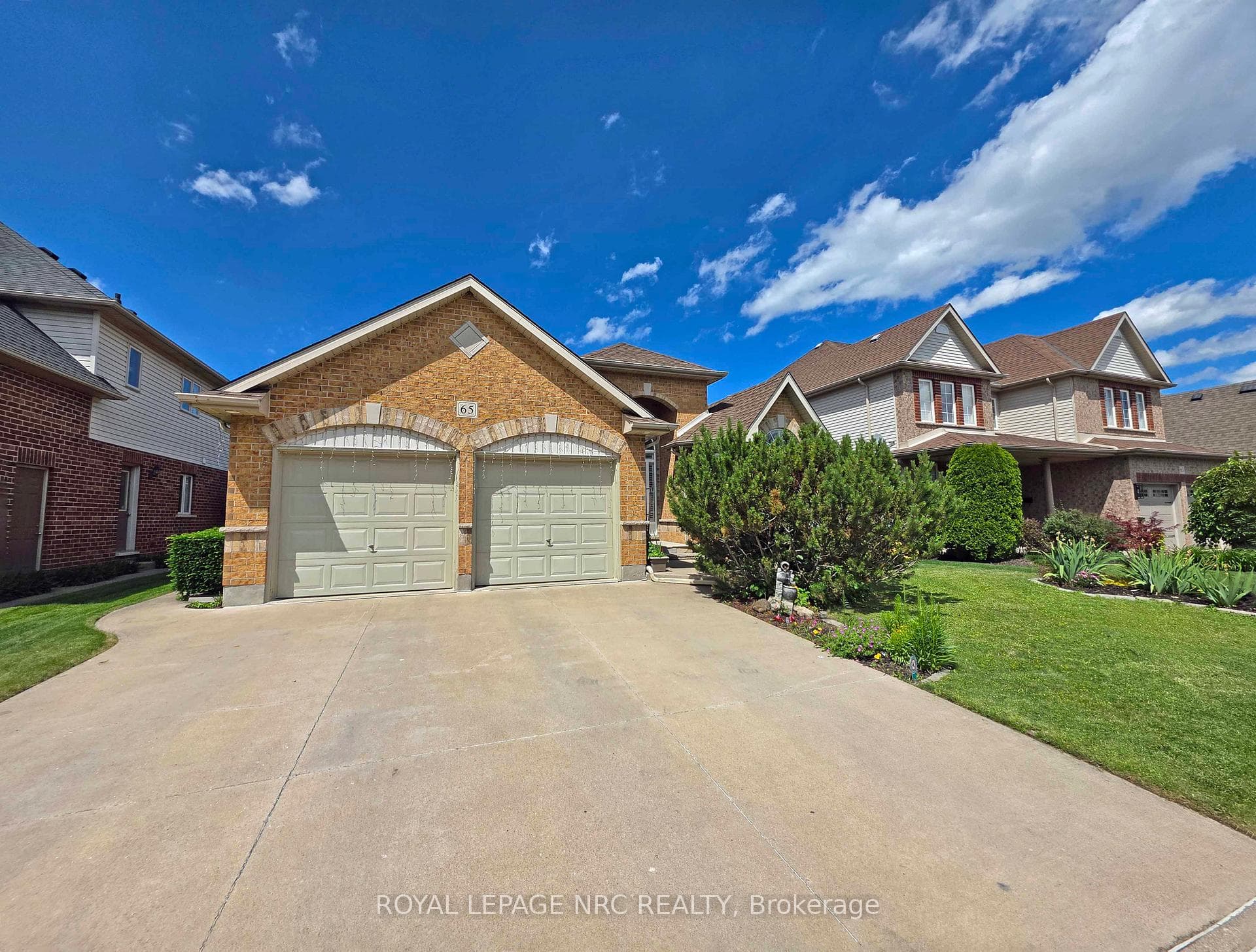 65 MCCAFFERY Crescent photo 4
